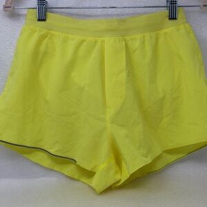 Lululemon Find Your Pace Shorts Yellow Running Athletic Perforated Size Small